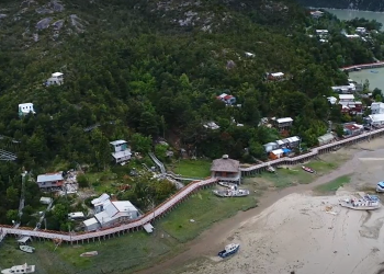 Caleta Tortel modernizará su sistema de iluminación pública con proyecto realizado entre el municipio y la comunidad