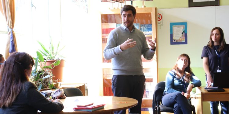 Funcionarios DEM y DAEM de la región se instruyen para participar en concurso interno y formar parte del Servicio Local de Educación Pública Aysén