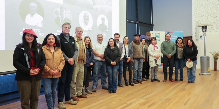 Expo Ganadera Ovina: Seminario sobre ovejería en Aysén reunió a productores del rubro para dialogar sobre mejoras de comercialización