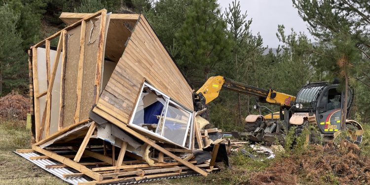 Cochrane: Bienes Nacionales desaloja ocupación ilegal en terreno fiscal