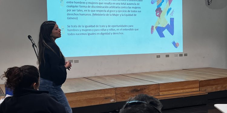 “La educación no sexista comienza aquí” : Junji Aysén realiza un “2º Conversatorio para la Transversalización del Enfoque de Igualdad de Género”