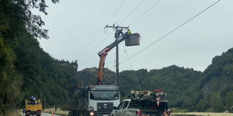 Edelaysen se encuentra realizando trabajos de mantenimiento eléctrico en camino Aysén-Coyhaique