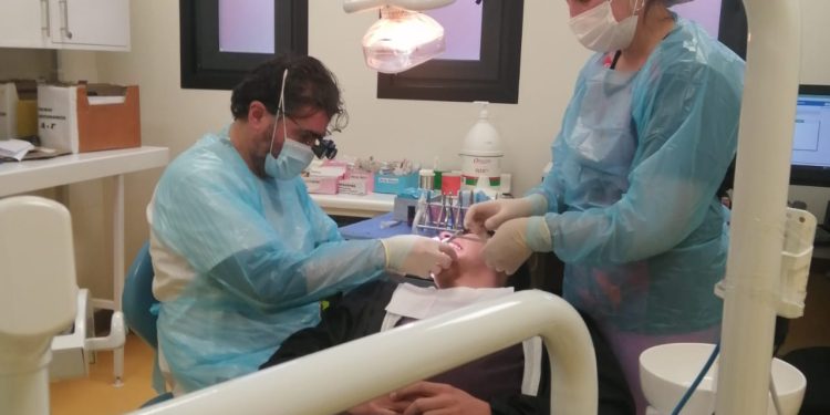 Operativos odontológicos en Cochrane permiten intervenciones quirúrgicas a decenas de pacientes de zonas aisladas