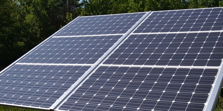 Falta de mantención a sistemas fotovoltaicos mantiene a hogares rurales sin electricidad en Cochrane, Tortel y Villa O’Higgins, denuncia concejal