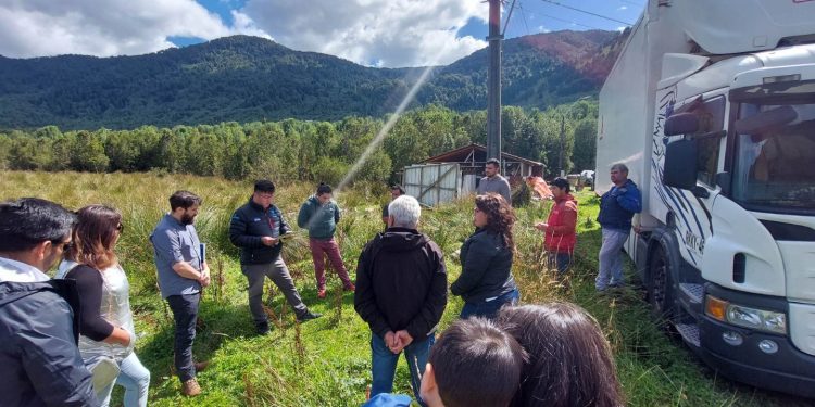Municipio de Cisnes entregó terrenos para construcción de multicancha techada en Puyuhuapi