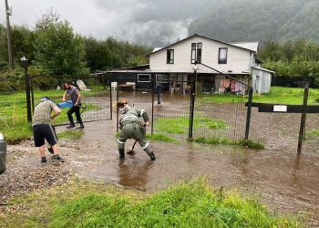 Por sistema frontal, Carabineros de Puerto Aysén presta apoyo a personas afectadas