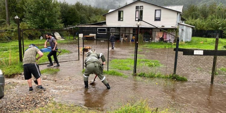Por sistema frontal, Carabineros de Puerto Aysén presta apoyo a personas afectadas