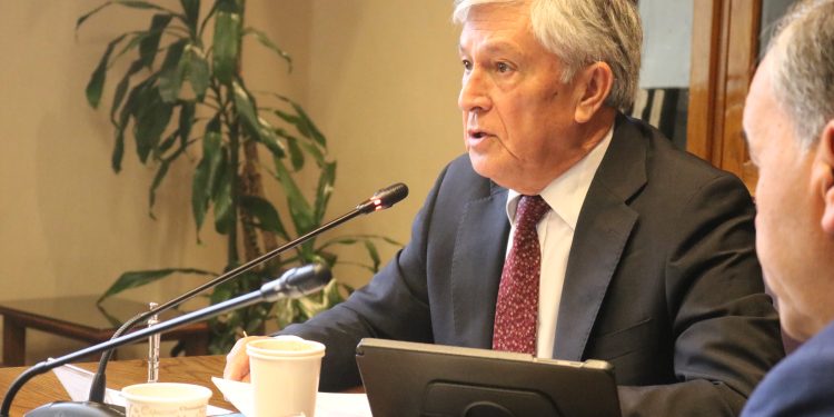 Sandoval pide al Gobierno adoptar acciones de fomento de la industria ganadera y del rubro lanero en la región de Aysén