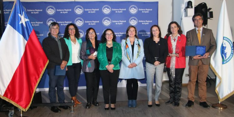 30 años del Gobierno Regional: Gobernadora Andrea Macías realiza Cuenta Pública con homenaje a ex Intendentes e Intendentas