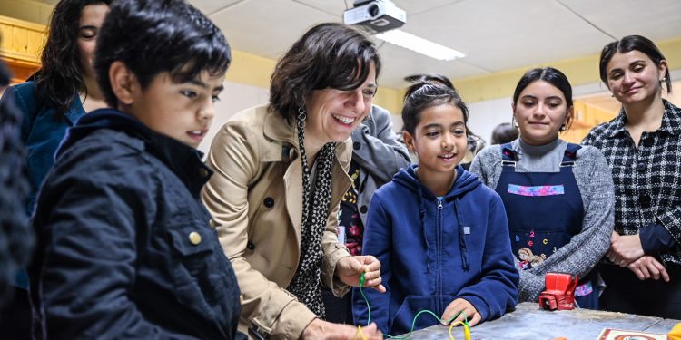 Ministra de Ciencias Aisén Etcheverry realiza gira por la región