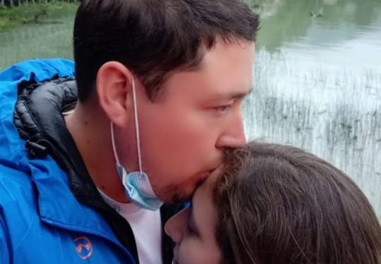 Entrevista a Claudia Opitz, pareja de “Rigo” Rojas Frene, trabajador minero fallecido en Alto Ñirehuao: “Siento que esta empresa particular, Minera Pacífico del Sur, que las personas, sus trabajadores son un número para ellos.”