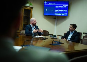 Bono Leña: Calisto le pide a ministro Jackson aumento de los montos y cobertura del beneficio para la región de Aysén