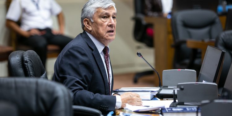 Sandoval sindica como una amenaza para la región el proyecto de movilidad de pescadores artesanales