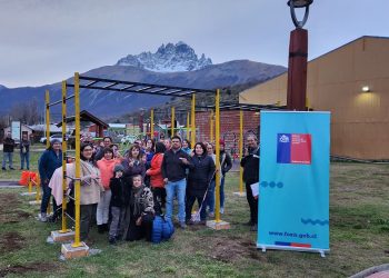 Familias de Villa Cerro Castillo implementan circuito de calistenia gracias al programa Acción del FOSIS