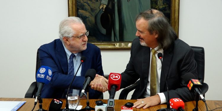 Corfo encarga a Codelco liderar proceso de negociaciones de futuros contratos de litio en el Salar de Atacama