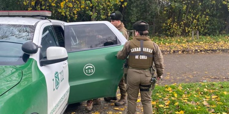 Carabineros indaga disparos que dejan a dos personas lesionadas al interior de sede deportiva en Puerto Aysén