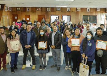 En Melinka, Seremi de Agricultura y Municipalidad destacan a ganadoras nacionales del Concurso Historias de Nuestra Tierra 