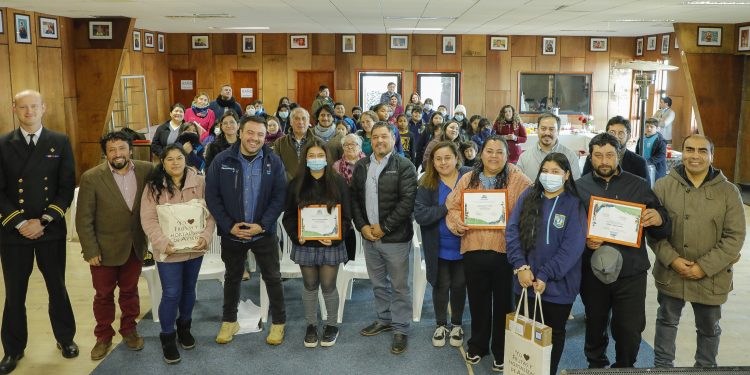 En Melinka, Seremi de Agricultura y Municipalidad destacan a ganadoras nacionales del Concurso Historias de Nuestra Tierra