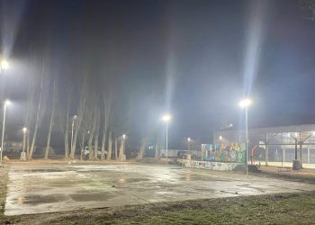 Municipalidad de Cochrane realizó prueba de iluminación en dos sectores de la comuna.