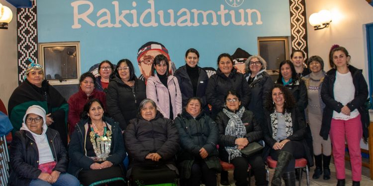Mesa de la Mujer Indígena se reúne con Subsecretaria del Ministerio de Desarrollo Social y Familia en Coyhaique