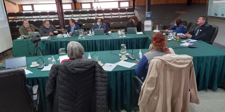 Empresas Bahamonde y Recollect exponen al Concejo Municipal detalles de moderna planta de reciclaje para Aysén.