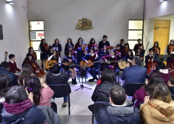 Orquesta del colegio Mater Dei realizó presentación musical en la Corte de Apelaciones de Coyhaique