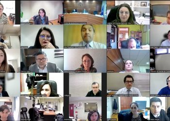 Coyhaique: Realizan conversatorio sobre próxima entrada en vigencia de la Ley de Monitoreo Telemático en la región