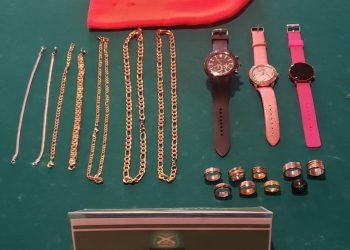 Carabineros de Coyhaique detuvo a menor de edad y recuperó vehículo y especies robadas desde local comercial en Puerto Aysén