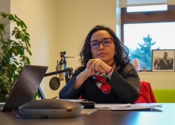 Gobernadora agradece gestiones del Ministerio de Transportes para asegurar continuidad de vuelos entre Balmaceda y Punta Arenas