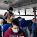 Incentivan uso de mascarillas en transporte público