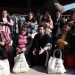 Más de 60 tejedoras campesinas comercializarán exclusiva colección de 1.100 ponchos en el retail.