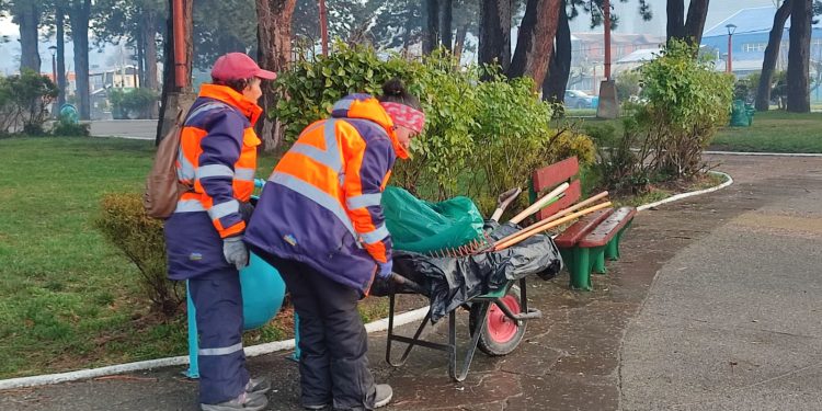 Municipalidad de Cochrane realiza plan de limpieza ante la llegada del invierno 