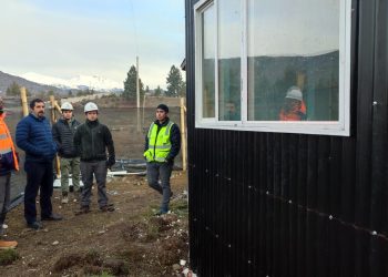 Alcalde de Cochrane inspeccionó las obras de mejoramiento en el estadio municipal