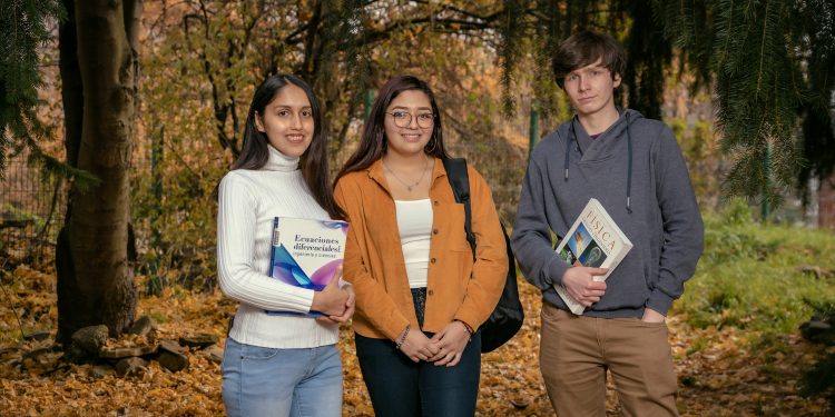 UAysén llama a estudiantes y egresados a inscribirse para rendir la PAES Regular