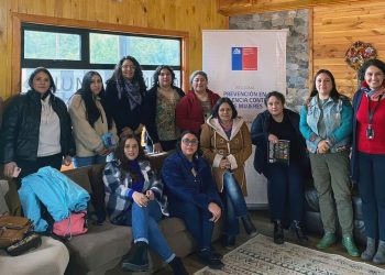 SernamEG imparte talleres en Puerto Cisnes dirigidos a la comunidad e instituciones