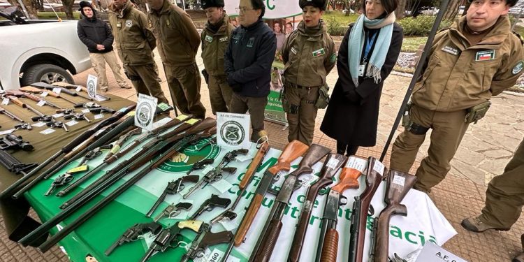 91 armas de fuego han sido recuperadas durante este año: Carabineros recibe cuatro vehículos para fiscalización de Ley de Armas en la región