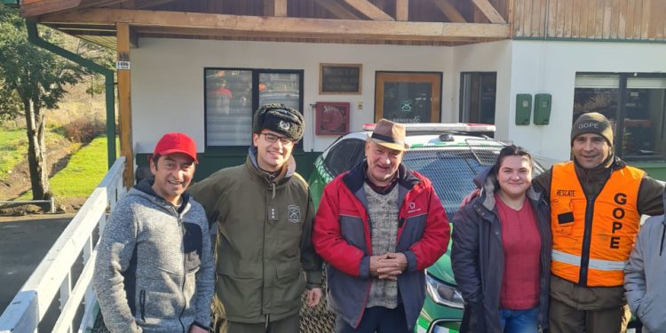Carabineros del GOPE Aysén localizó y trasladó a familia tras denuncia en sector El Turbio en Mañihuales