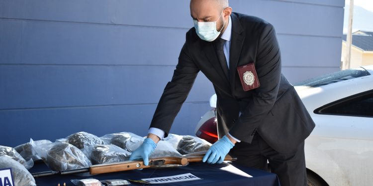 Drogas por encomiendas: PDI sacó de circulación cerca de 41 mil dosis de droga con destino a Aysén en 11 procedimientos durante año 2022