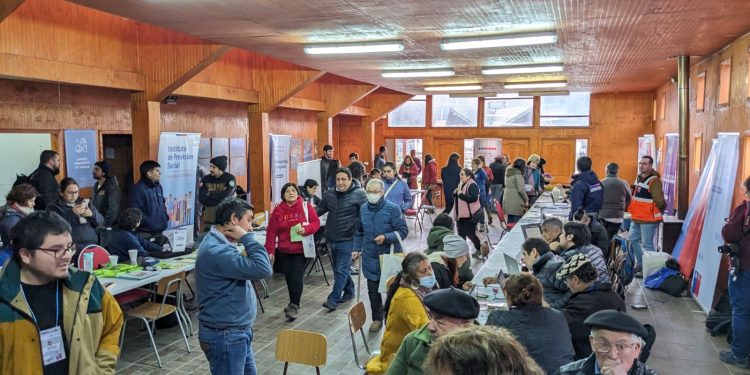 Delegados Presidenciales encabezaron jornada de Gabinete en Terreno en Villa Cerro Castillo