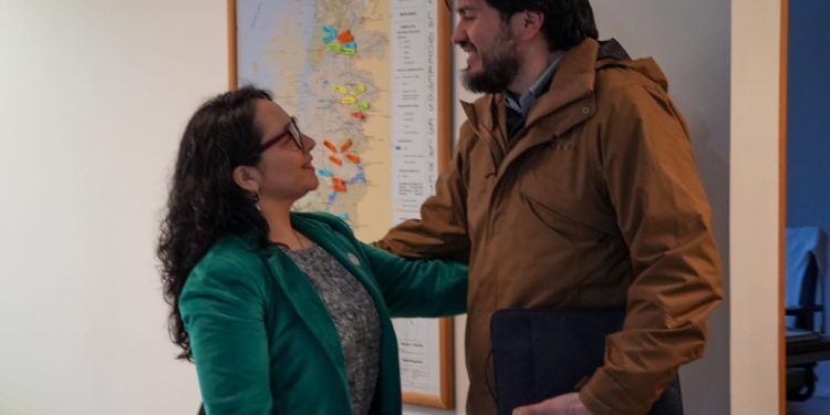 Gobernadora Macías y nuevo rector de UAysén se reúnen en dependencias del Gobierno Regional
