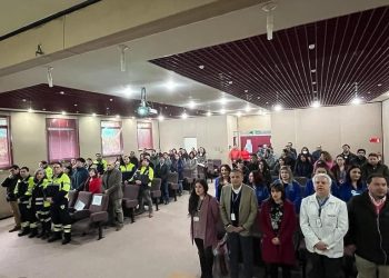 Servicio de Salud Aysén celebra 44 años destacando trayectoria de funcionarias y funcionarios