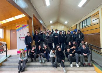 Premio Los Creadores visita escuelas de Coyhaique para realizar bootcamps de tecnología e innovación con estudiantes