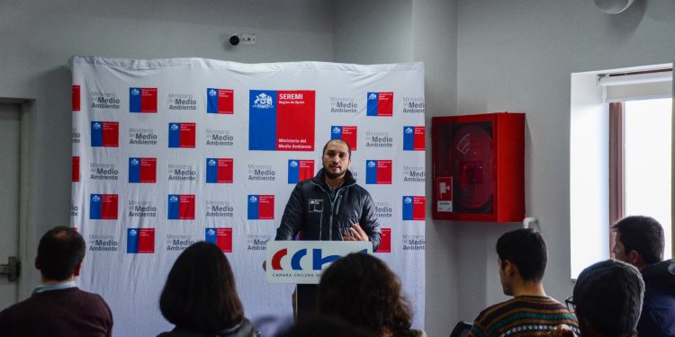 Medio Ambiente: Comunidad participa en seminario para repensar la calidad del aire desde la construcción. 