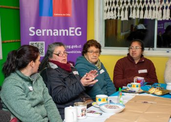 Mujeres de la cuenca del lago General Carrera se reúnen para relevar el aporte a sus comunidades en actividades de sensibilización de SernamEG