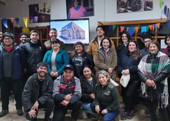 Comunidad de Puyuhuapi trabaja en diseño participativo de paradero de buses en la zona