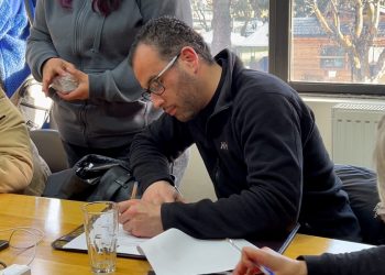 Asistentes de la Educación firman acuerdo de trabajo con autoridades regionales y enviados desde Santiago
