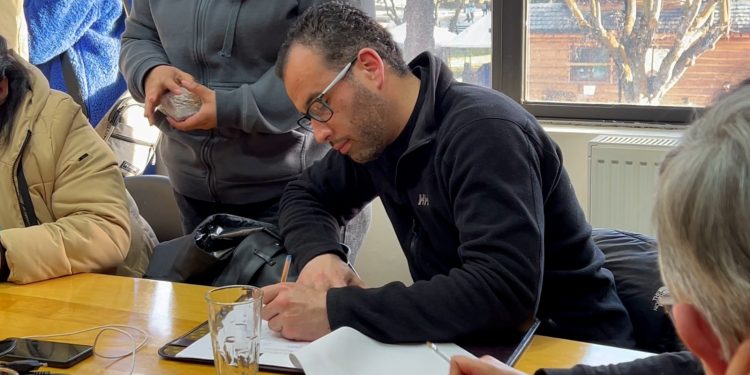 Asistentes de la Educación firman acuerdo de trabajo con autoridades regionales y enviados desde Santiago