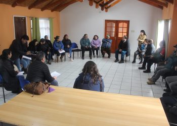 Comunidad de Puerto Chacabuco valora acuerdos con autoridades del sector salud para fortalecer atención