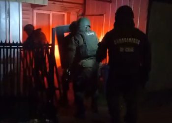 Carabineros de Puerto Aysén allanó tres domicilios y detuvo a tres sujetos por robo con violencia