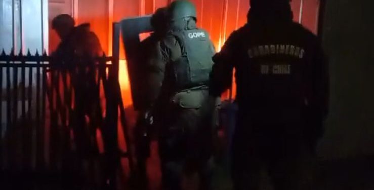 Carabineros de Puerto Aysén allanó tres domicilios y detuvo a tres sujetos por robo con violencia